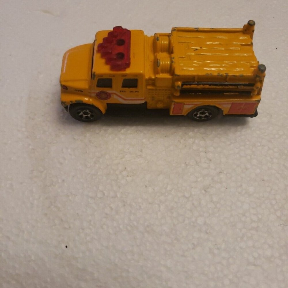 Matchbox International Pumper #59 Emergency Response Collection Yellow 1:64